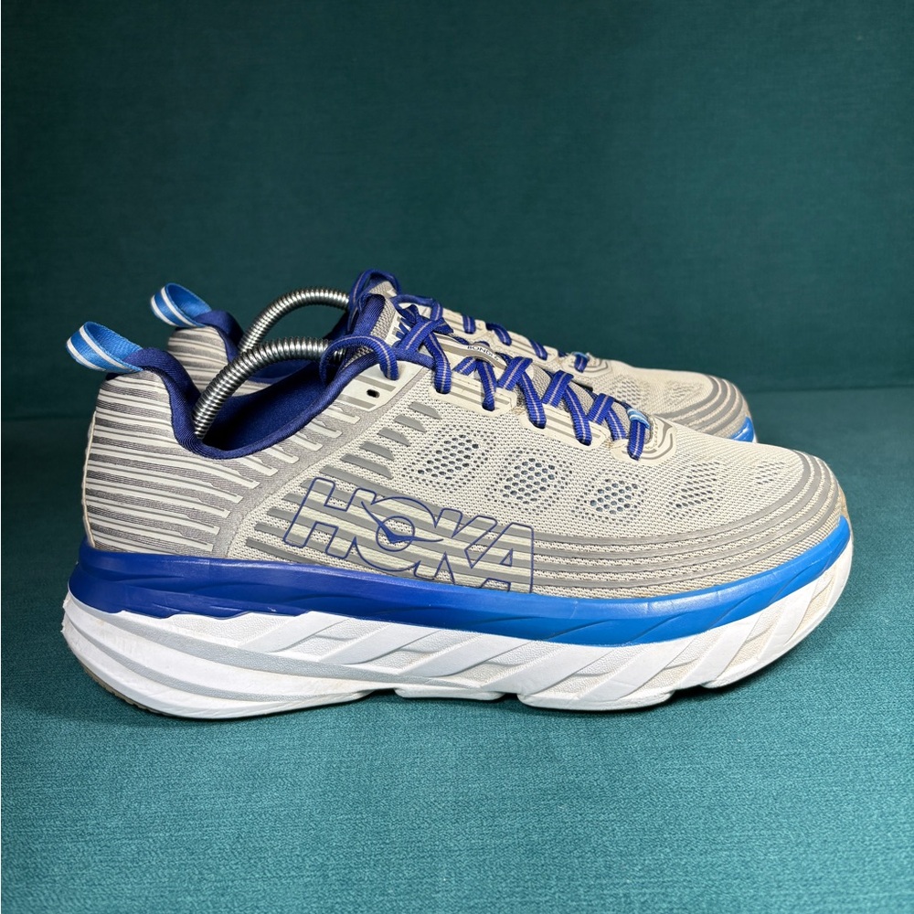 Size 10.5 - Men’s Hoka One Bondi 6 gray shoes - Picture 3 of 9